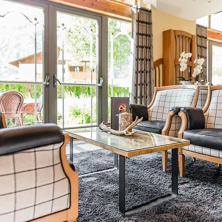 Dolcevita Jagdhof 4* Laces